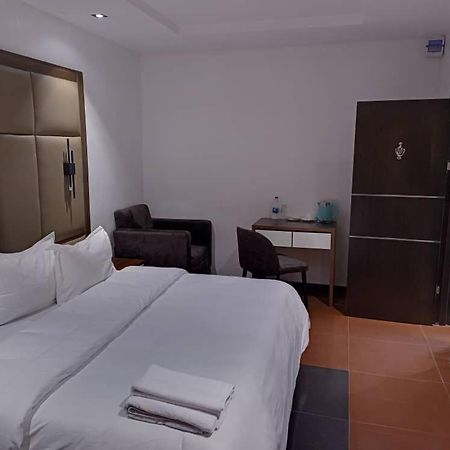 Hotel 35 Embassy ラゴス エクステリア 写真