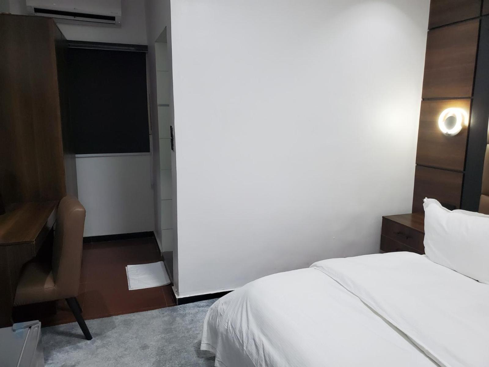 Hotel 35 Embassy ラゴス エクステリア 写真